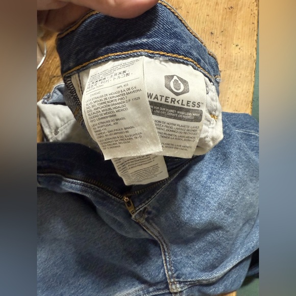 Levi’s Premium High Loose Wide Leg Jeans - Picture 11 of 11